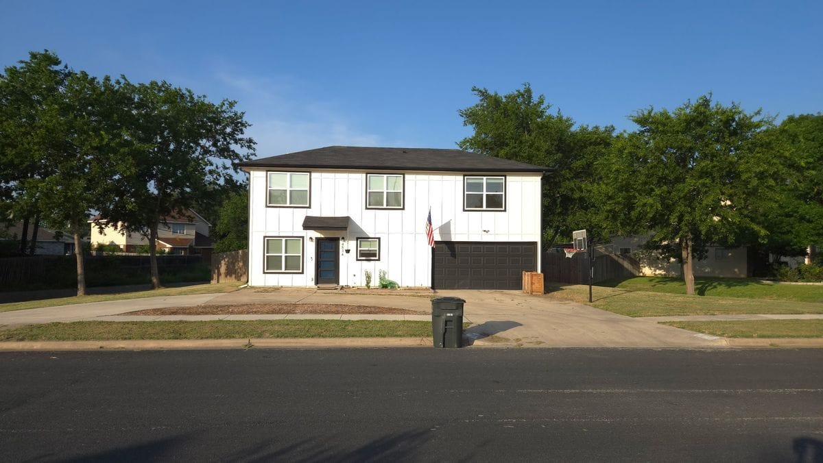 Primary Photo - 4814 White Rock Dr