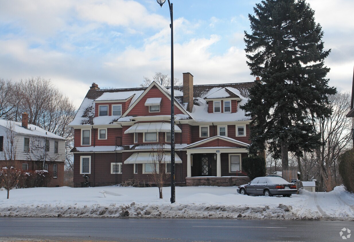 Foto del edificio - 1088 Lake Ave