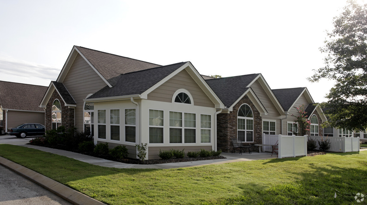 Building Photo - The Village at Greenway