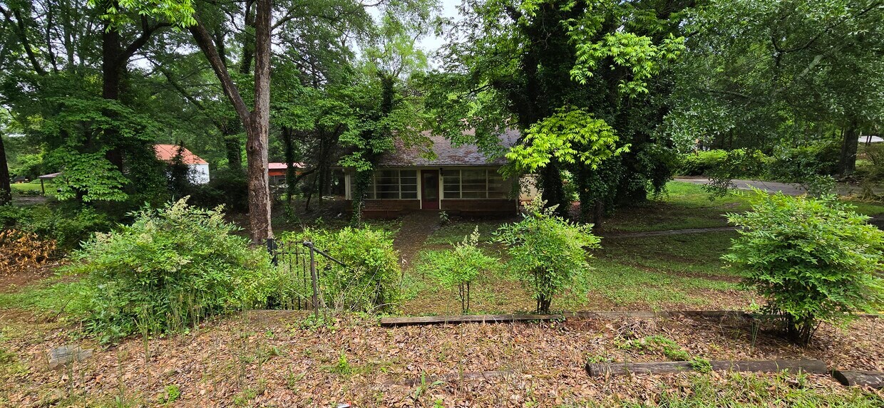 Primary Photo - 205 Athens St