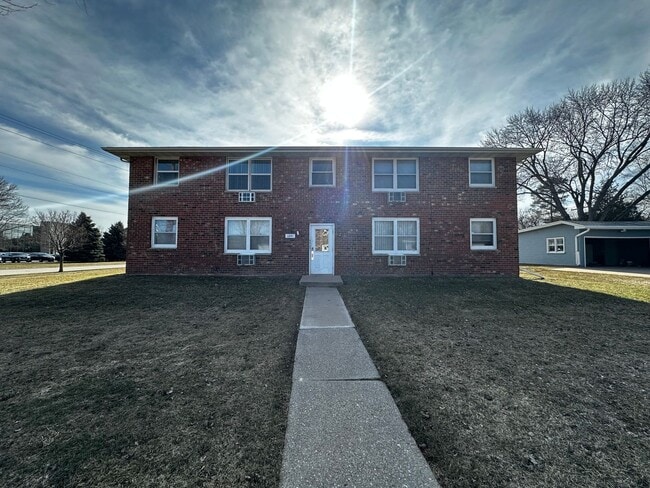 Building Photo - 1241 Apache Ave