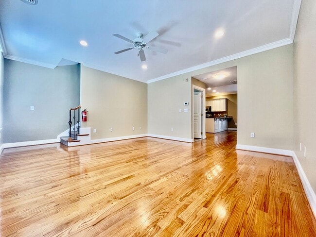 Building Photo - 3 Bedroom 2.5 Bath in the Vista