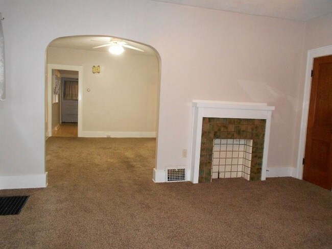 Building Photo - 3020 Peach St