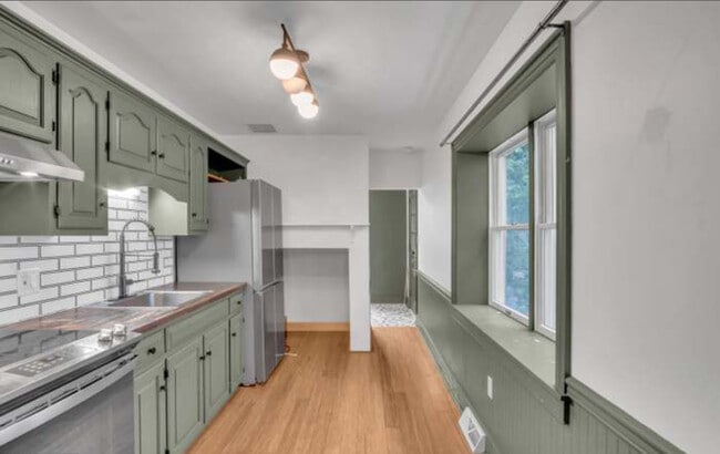 Kitchen - 63 E North St