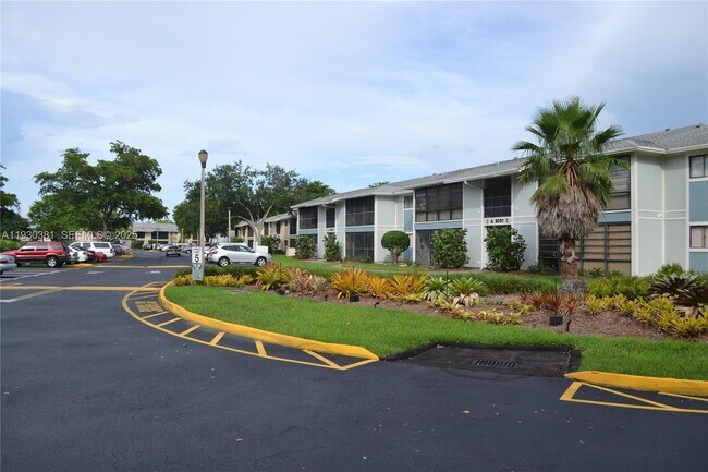 Foto del edificio - 9727 Hammocks Blvd