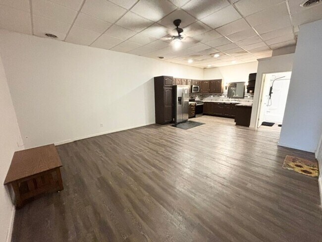 Foto del edificio - 217 E Main St