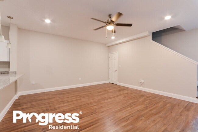 Building Photo - 124 Eleven Oaks Cir