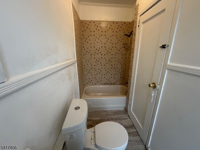 Foto del edificio - 205 Chancellor Ave