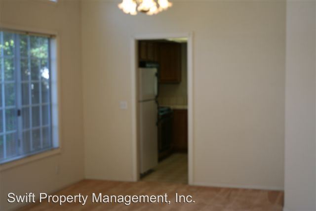 Foto del edificio - 1295 Edgewood Dr