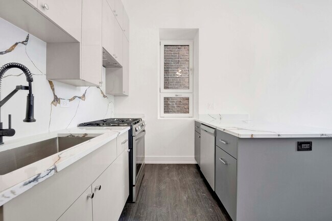 Foto del edificio - 1814 S Throop St