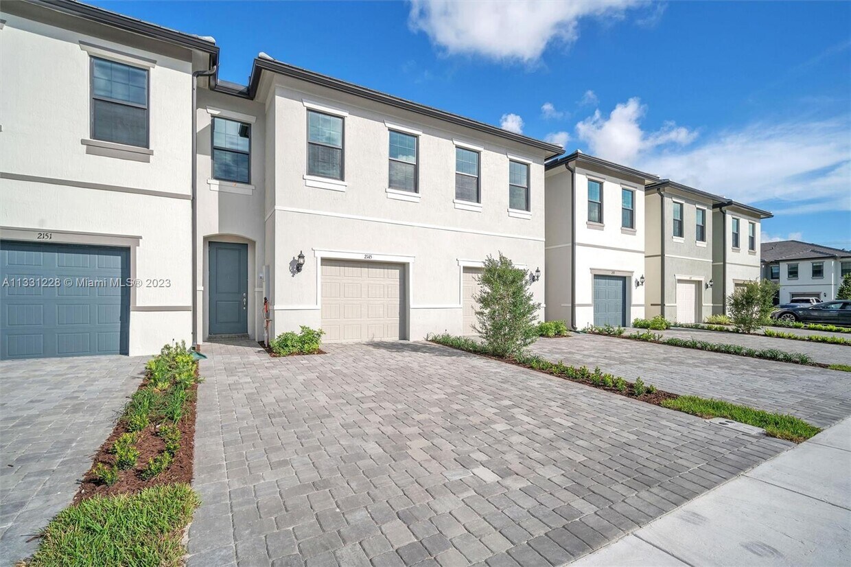 2145 Appleton Cir S, Oakland Park, FL 33309 Townhome Rentals in