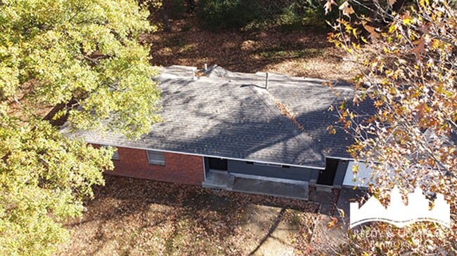 Building Photo - 3992 Cliffdale St