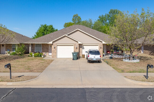 Building Photo - Cottage MWC I