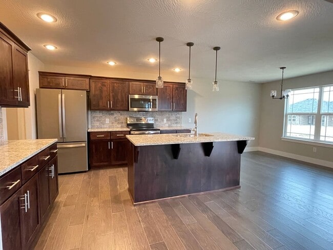 Building Photo - brand new 4/2 home