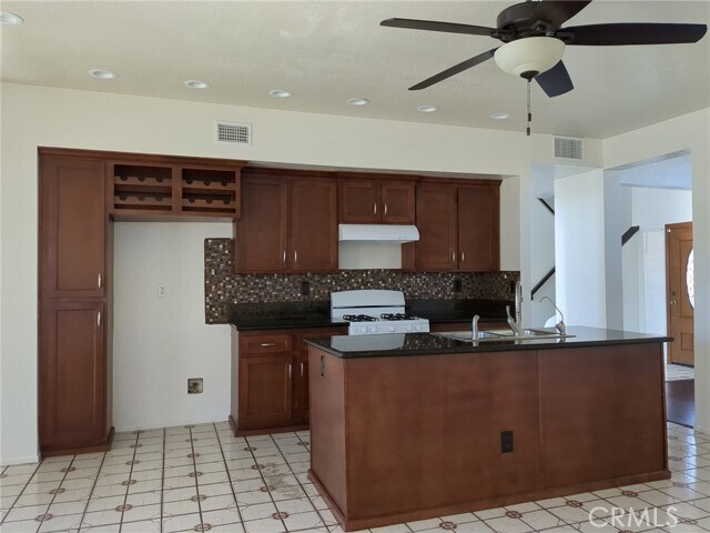 Building Photo - 23591 Lake Valley Dr