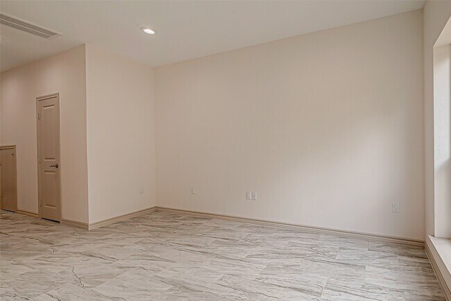 Foto del edificio - 5530 Hirondel St