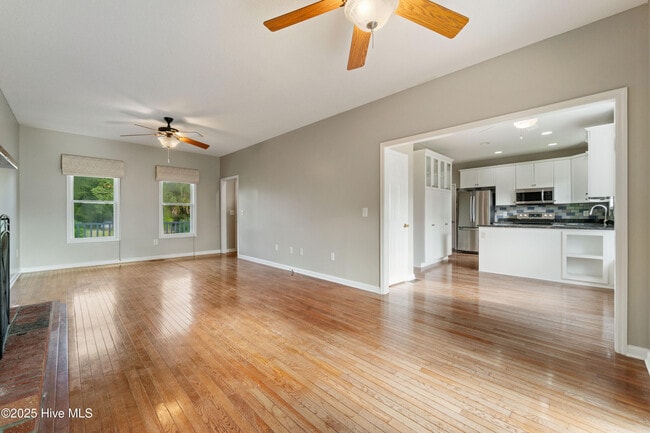 Building Photo - 119 Velma Ln