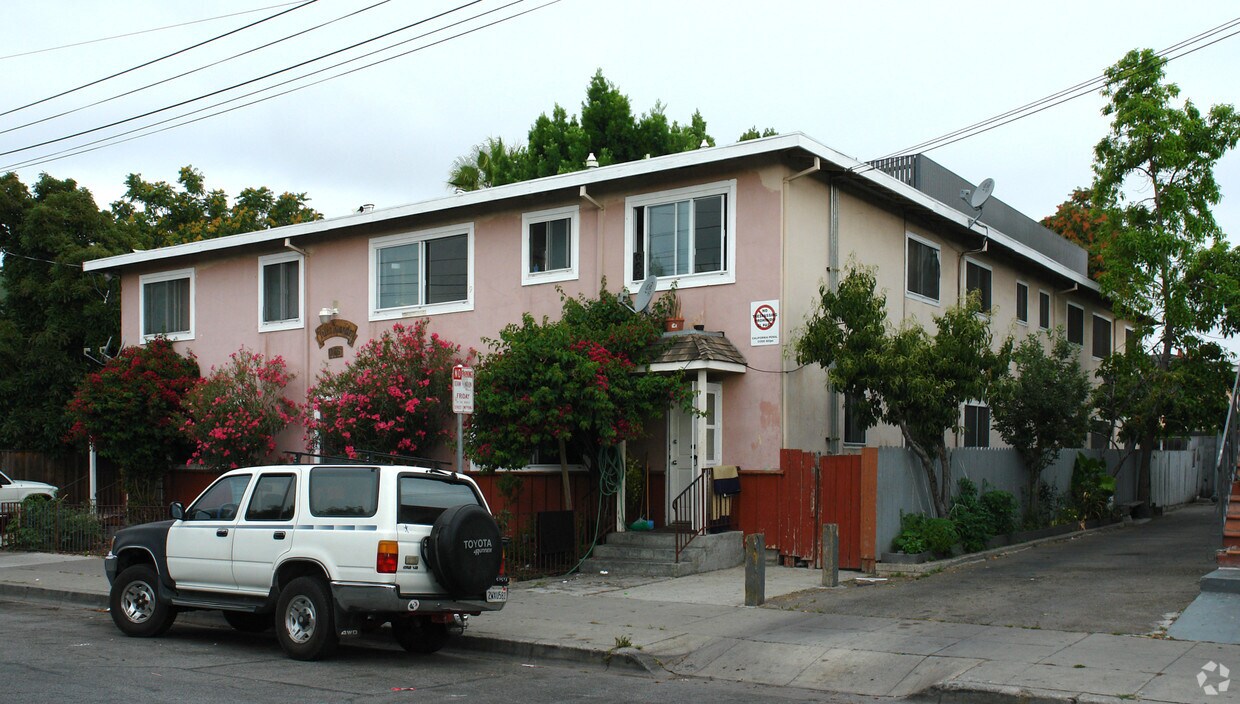Building Photo - 175 Sutter St