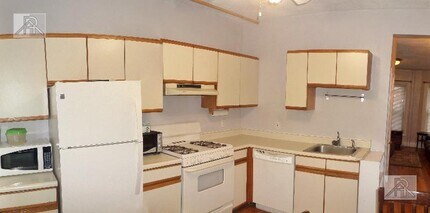 Building Photo - 35 A Harvard St