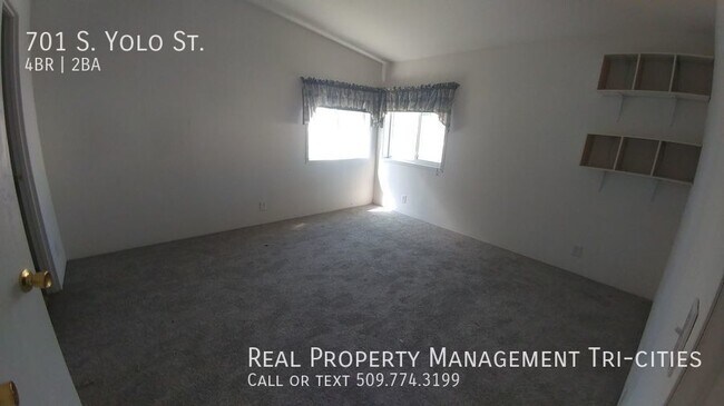 Building Photo - Great East Kennewick Location close to Fre...