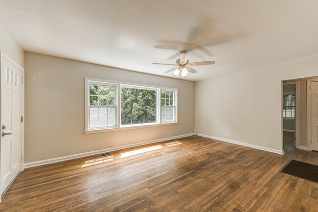 Building Photo - 680 Medlock Rd