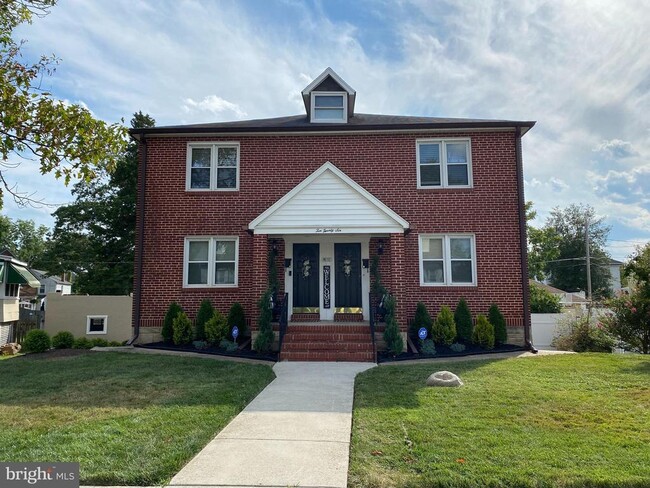 Building Photo - 1026 S Beechfield Ave