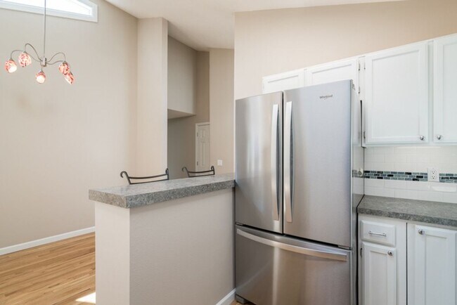 Building Photo - Charming Home in SW Portland