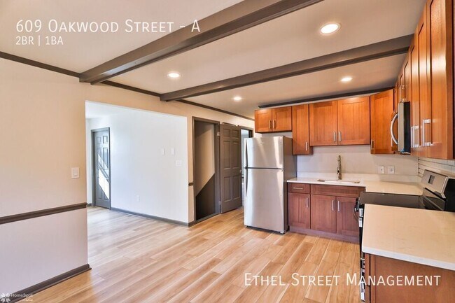 Foto del edificio - 609 Oakwood St