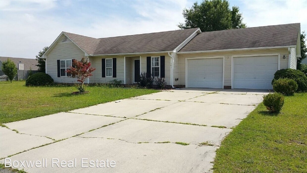 Foto principal - 3 br, 2 bath House - 203 Cypress Drive