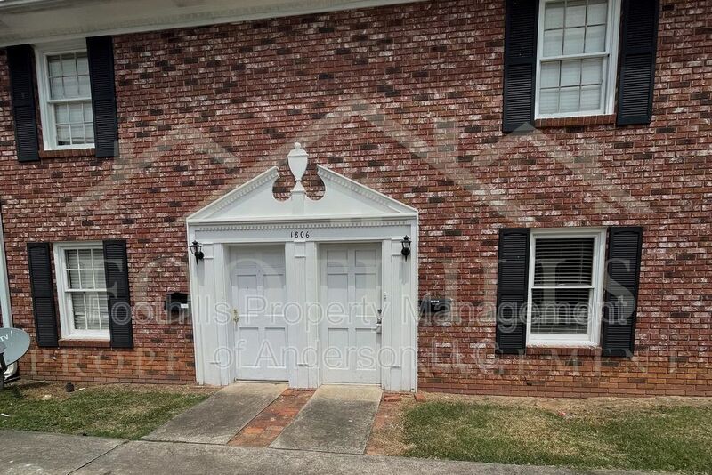 Primary Photo - 1806 Edgewood Ave