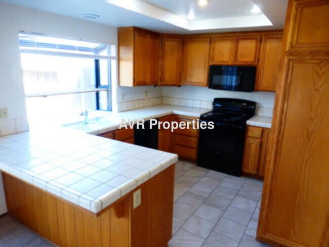Building Photo - 3702 Kamp Dr