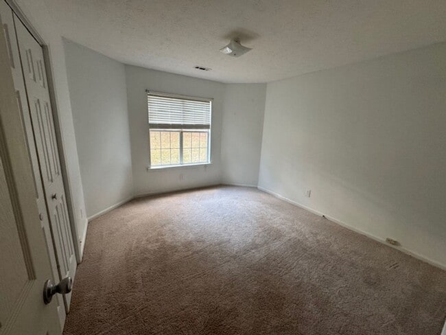 Foto del edificio - 482 S Bolee Rd