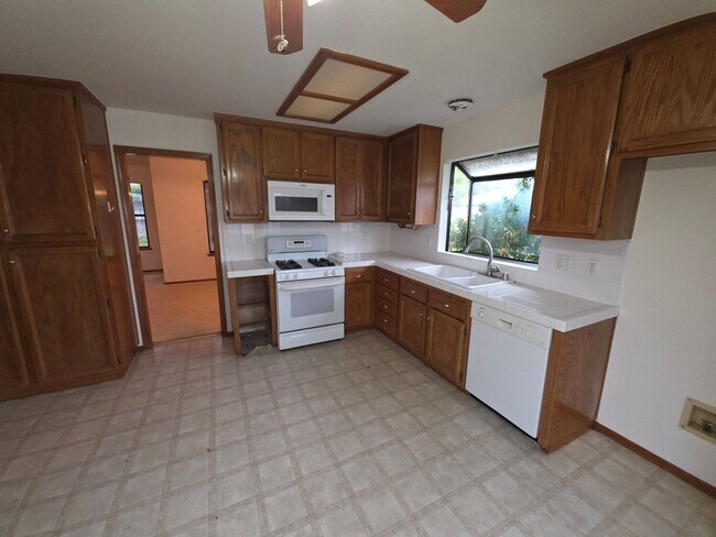 Foto del edificio - Charming Single-Story Home in Lincoln - Av...