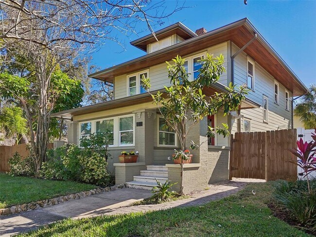 Foto del edificio - 344 21st Ave NE