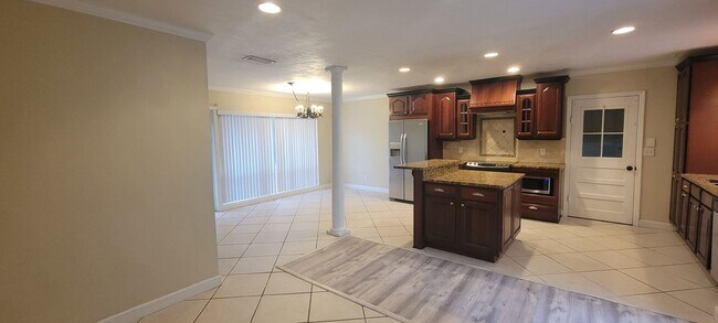 Foto del edificio - 3805 NW 50th St