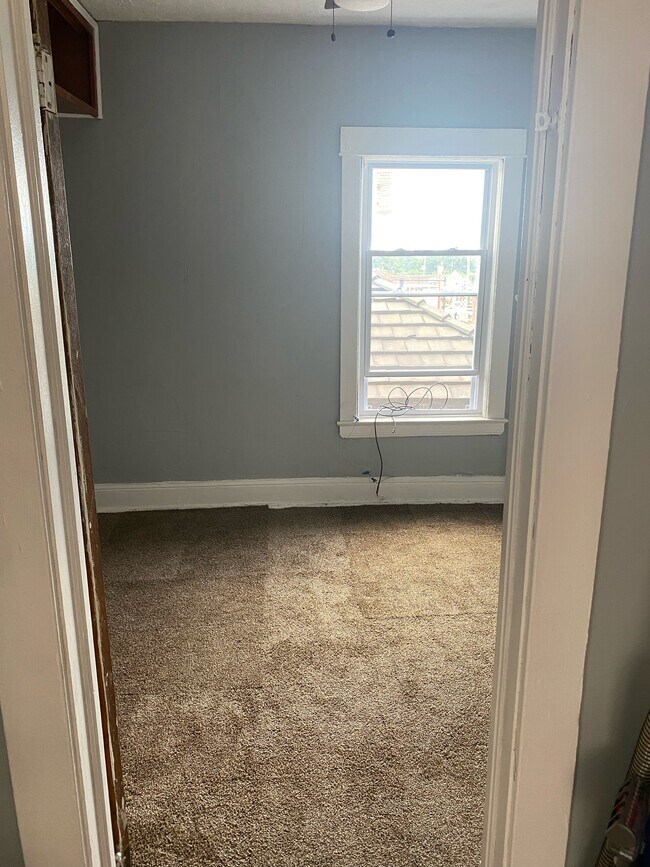 2nd bedroom - 1834 Marloes Ave