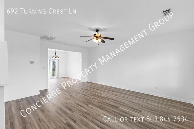 Foto del edificio - 692 Turning Crest Ln
