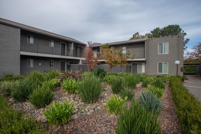 Foto del edificio - Fulton Oaks Apartments