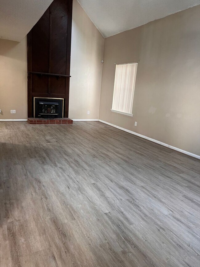 Foto del edificio - 3 bed 2 bath in Virginia Beach