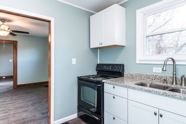 Building Photo - 1109 Halpin Ave