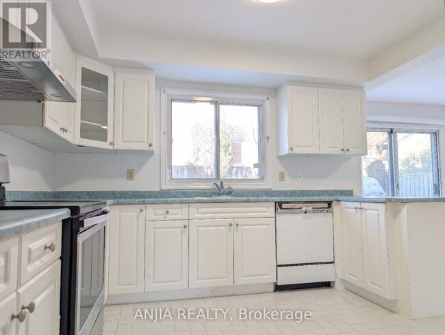 Building Photo - 50 Summerdale Dr