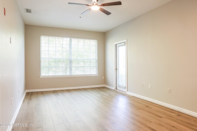 Foto del edificio - 10550 Baymeadows Rd