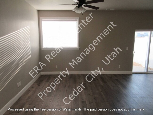 Building Photo - **Move-In Bonus!!!  3 bed - 2.5 bath - Newer town home living in the heart of Cedar City!