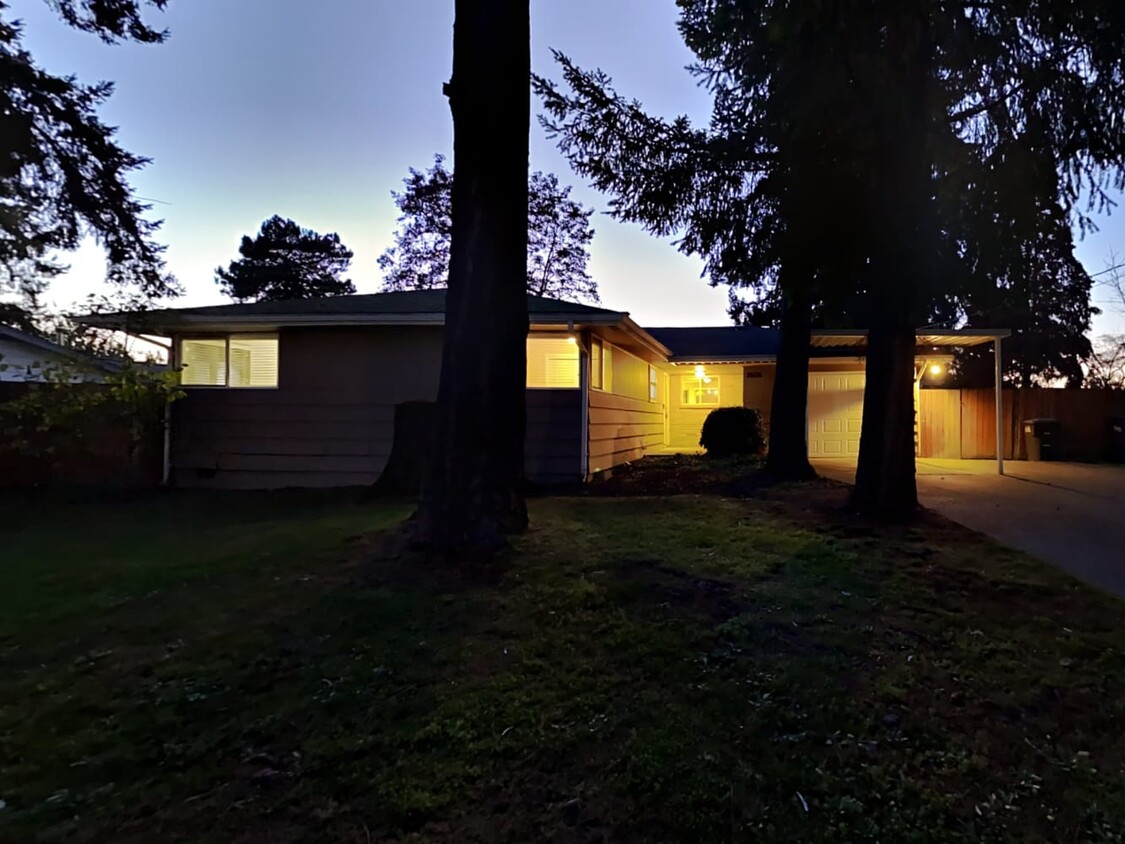 Foto principal - 2626 94th Ave E