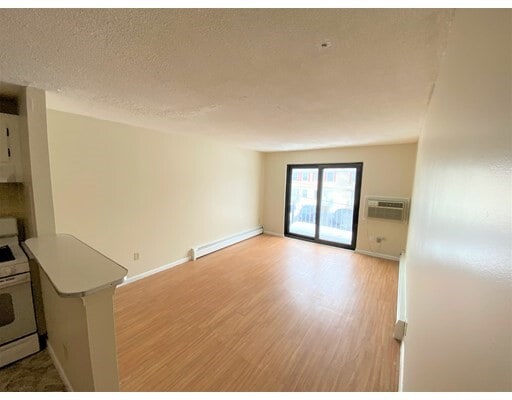 Building Photo - 260 E Haverhill St