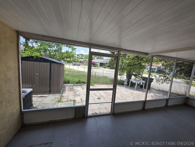 Building Photo - 978 Sumter Rd W