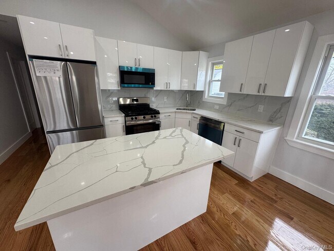 Foto del edificio - 230-07 145th Ave