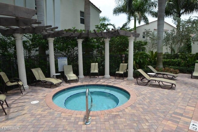 Building Photo - 3 br, 2.5 bath House - 1438 NW 50th Dr # 1438