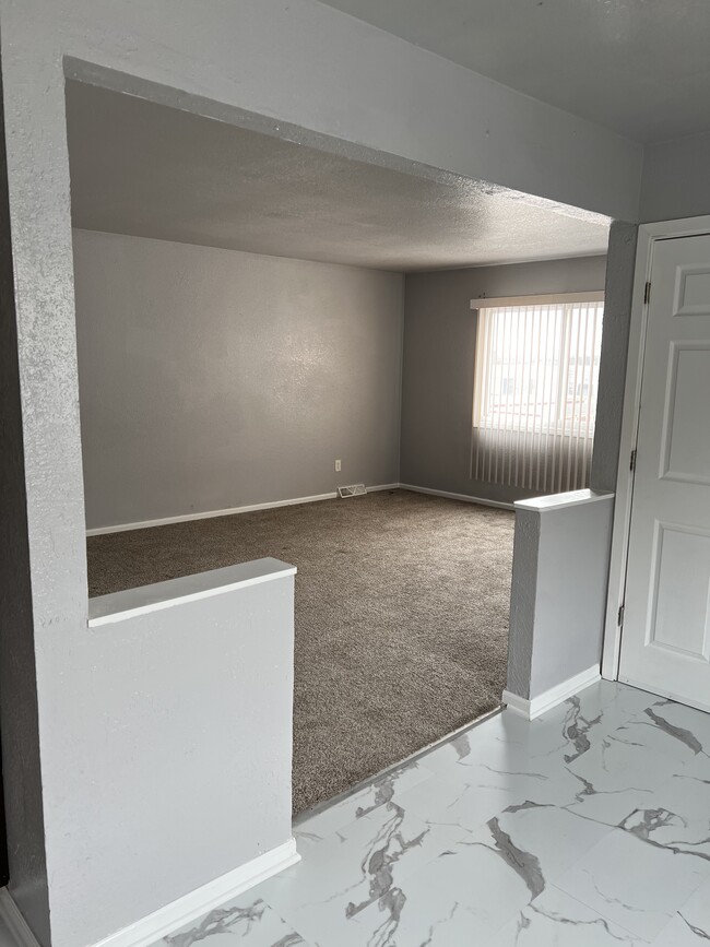 Living Room - 4560 W Mill Rd