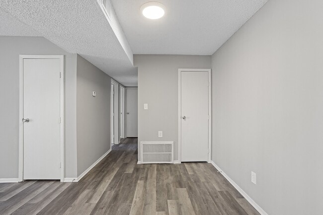 Building Photo - Liberty Heights